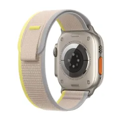 Apple Watch Ultra GPS + Cellulaire - Boîtier Titane 49mm - Boucle Trail Jaune / Beige